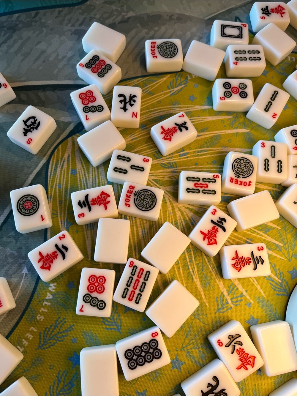Mahjong Setup - Tiles, Racks, Dice, Lamp, & Matching Mat - Picture 8 of 10